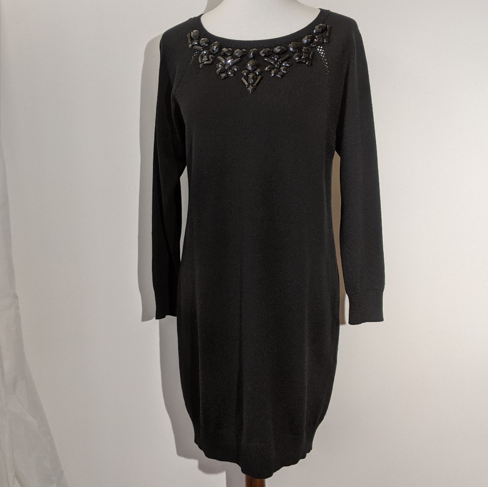 ANN TAYLOR BLACK EMBELLISHED SWEATER DRESS (LP)